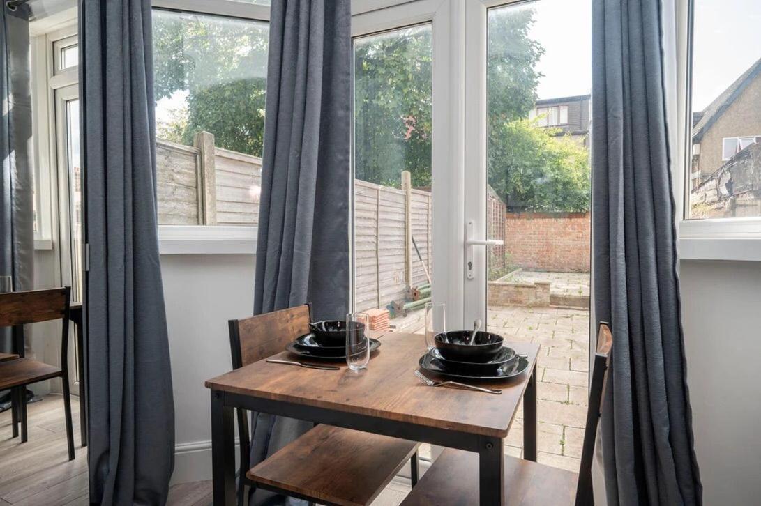 Apartment's Nova Croydon